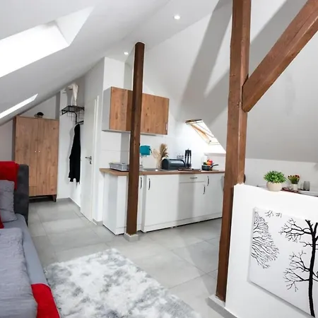 Livemore24 - Space In Wlan Lägenhet